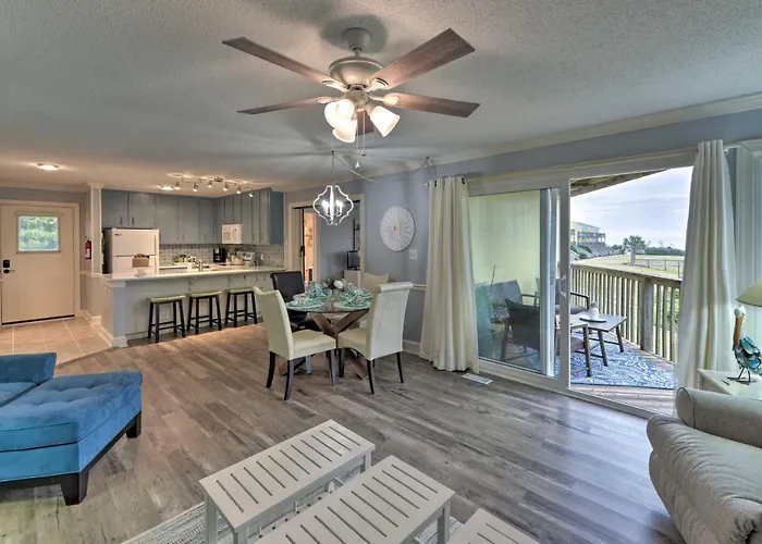 Bright Emerald Isle Condo W/ Private Beach Access!